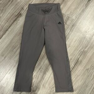 Adidas Women's Aeroready Size XS Gray Capri Leggings